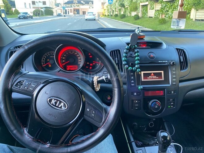 Kia Cerato-7