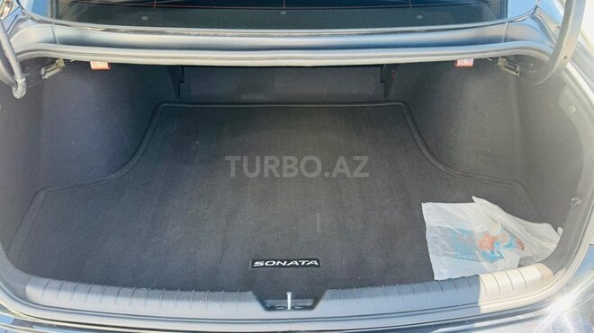 Hyundai Sonata-12