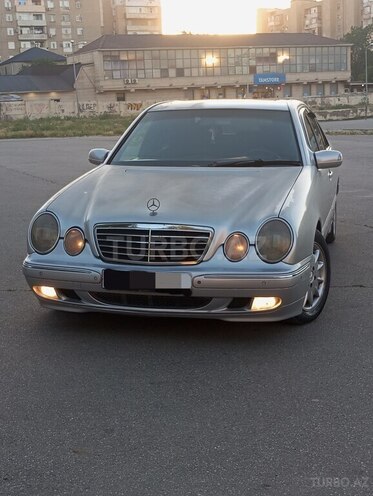 Mercedes E 270-2