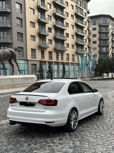 Volkswagen Jetta-3