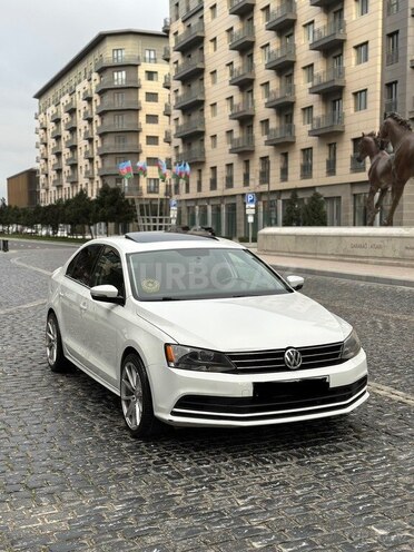 Volkswagen Jetta-1