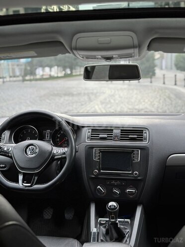 Volkswagen Jetta-6