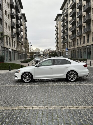 Volkswagen Jetta-2