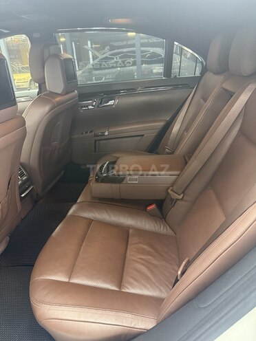 Mercedes S 500-11