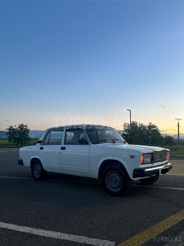 LADA (VAZ) 2107-2