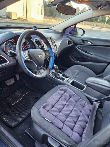 Chevrolet Cruze-15
