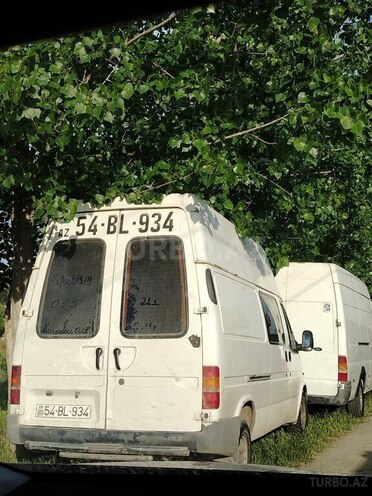 Ford Transit-4