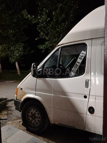 Ford Transit-5