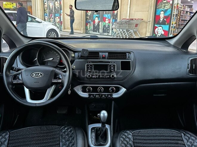 Kia Rio-12
