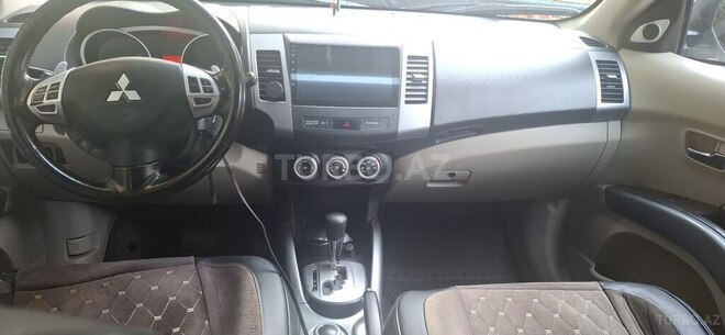 Mitsubishi Outlander-5