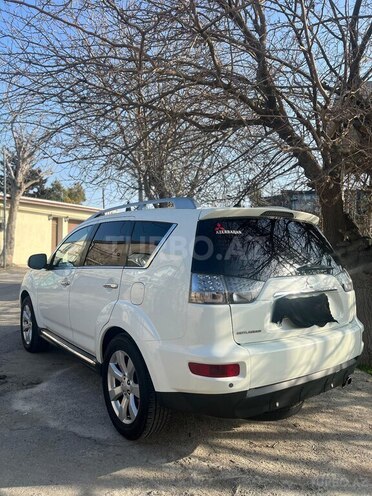 Mitsubishi Outlander-13