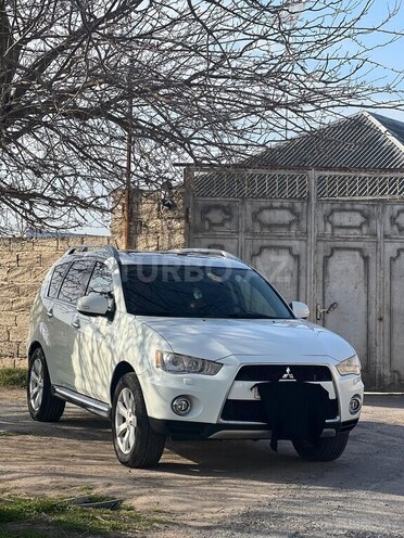 Mitsubishi Outlander-18