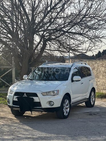 Mitsubishi Outlander-4