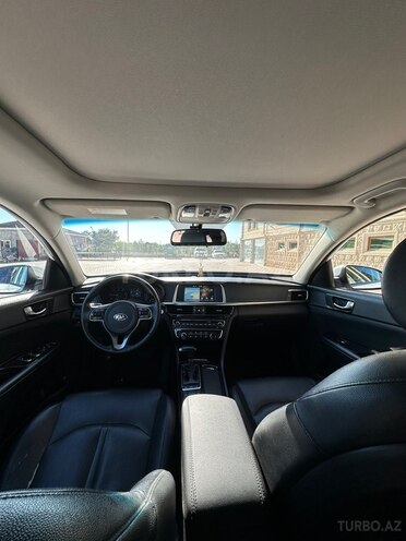 Kia K5-4