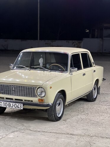 LADA (VAZ) 21011-2
