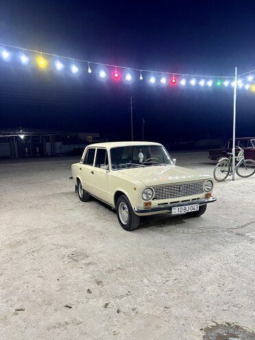 LADA (VAZ) 21011-1