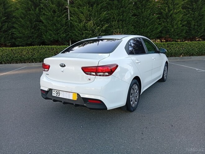 Kia Rio-12