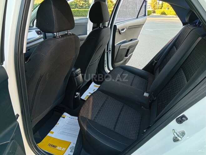 Kia Rio-9