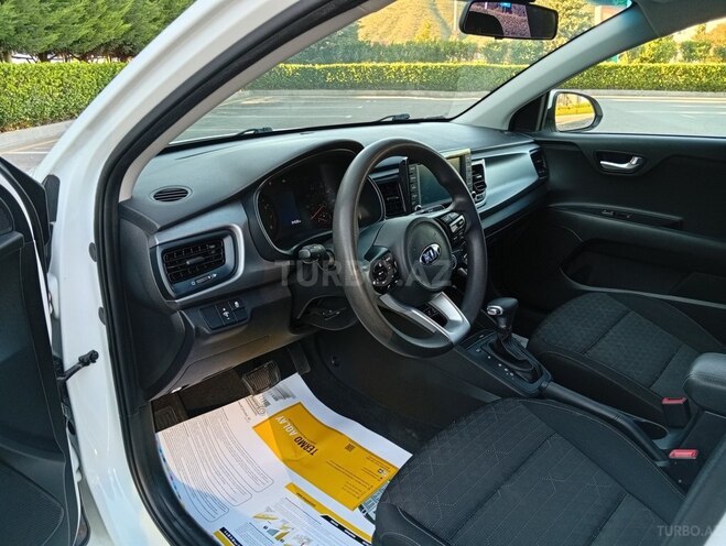 Kia Rio-13