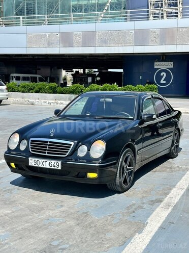 Mercedes E 220-2