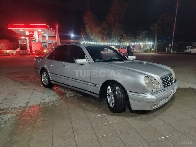 Mercedes E 230-8