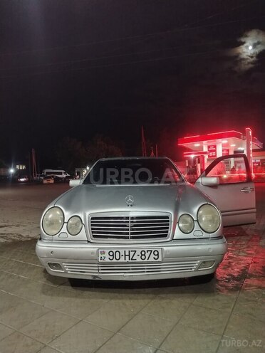 Mercedes E 230-10