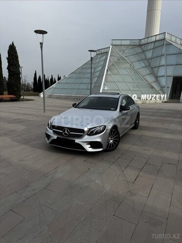 Mercedes E 300-1