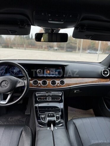 Mercedes E 300-6