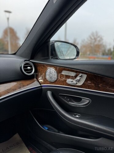Mercedes E 300-8