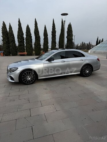 Mercedes E 300-5