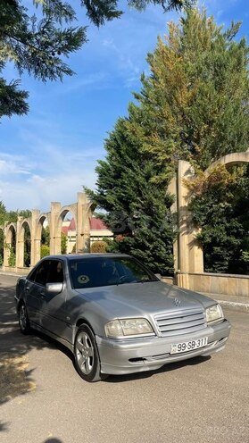 Mercedes C 180-7