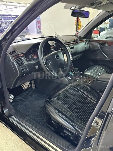 Mercedes E 220-5