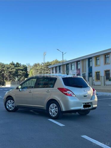 Nissan Tiida-5
