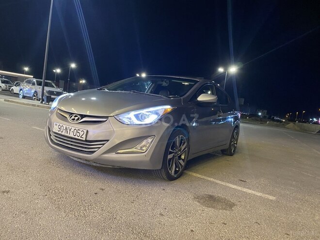 Hyundai Elantra-3