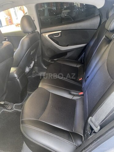 Hyundai Elantra-5