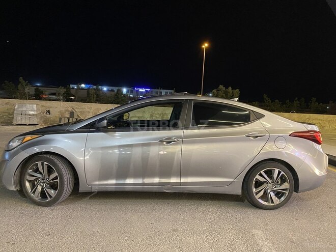 Hyundai Elantra-10