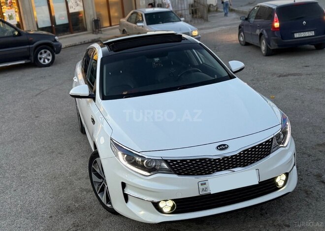 Kia K5-1