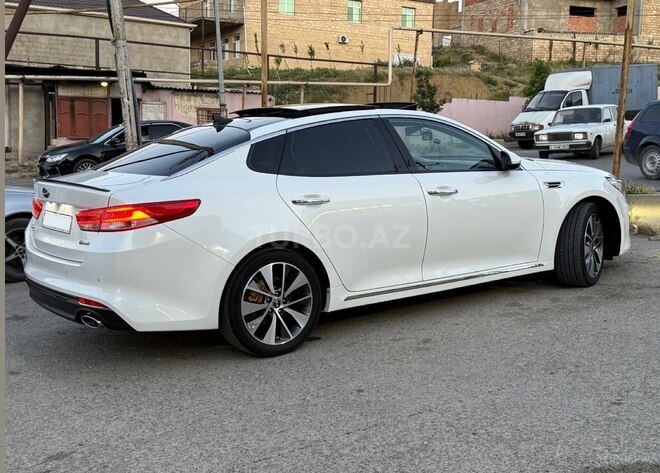 Kia K5-4