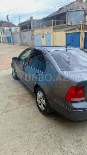 Volkswagen Jetta-4