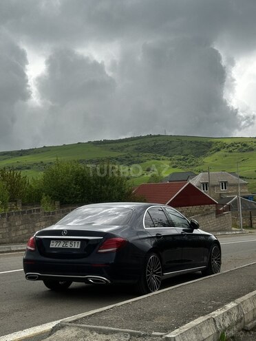 Mercedes E 220 d-2