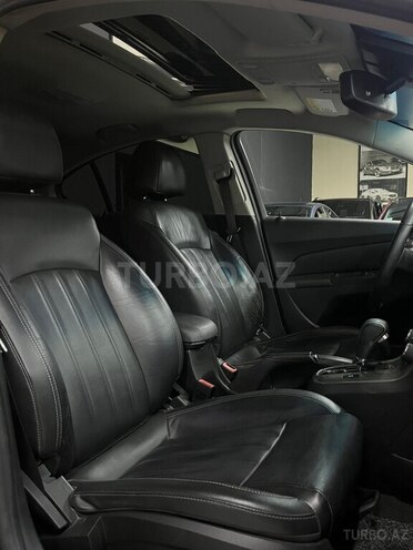 Chevrolet Cruze-11