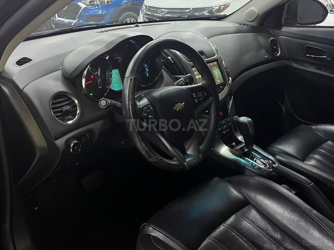 Chevrolet Cruze-12