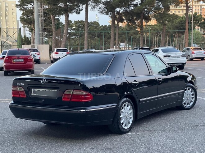 Mercedes E 240-7