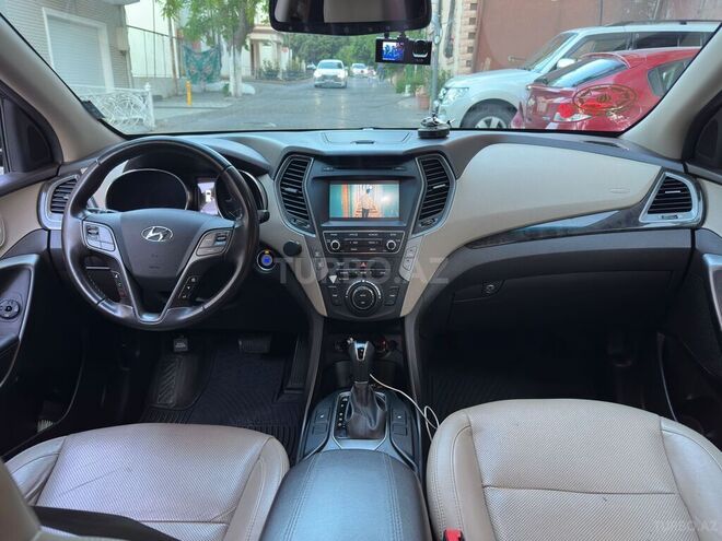 Hyundai Santa Fe-12