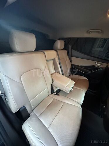 Hyundai Santa Fe-6