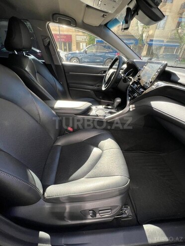 Toyota Camry-13