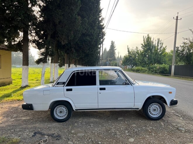LADA (VAZ) 2107-2
