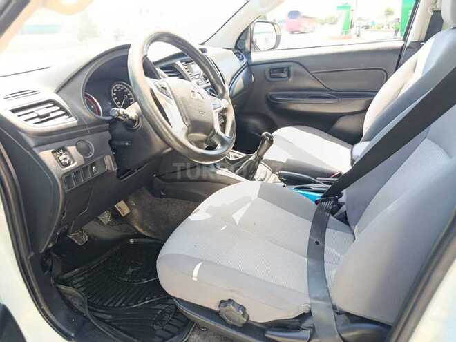 Mitsubishi L200-7