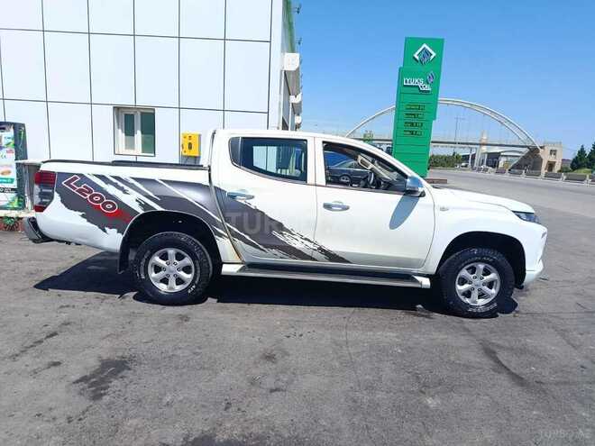 Mitsubishi L200-4