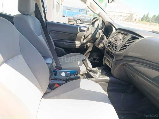 Mitsubishi L200-5